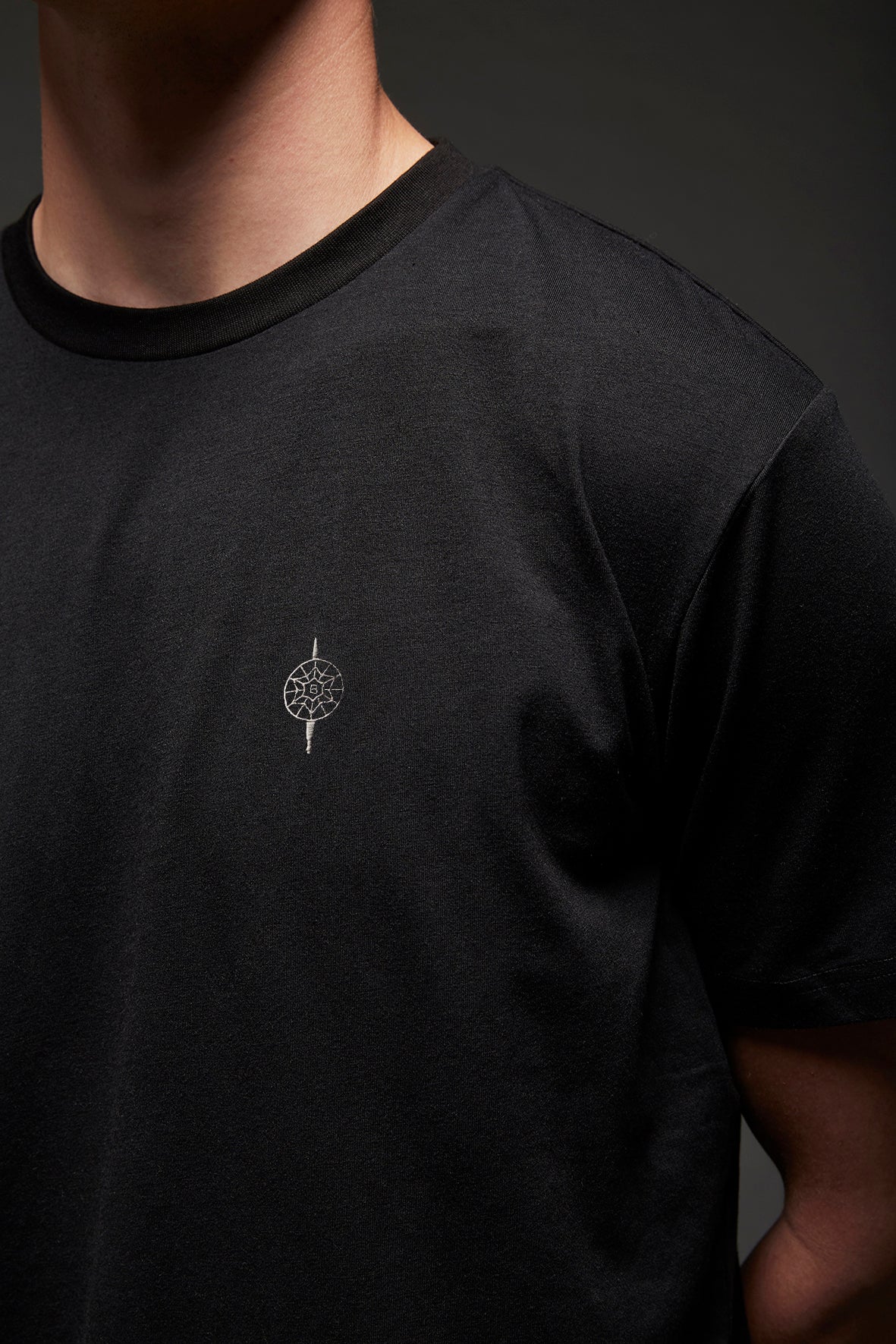 RUNWAY T-SHIRT BLACK