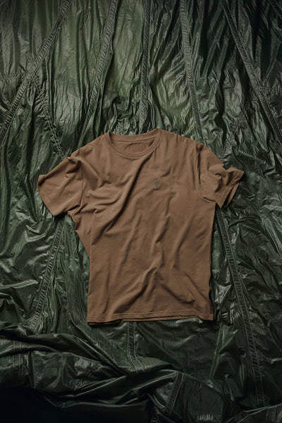 RUNWAY TEE - DARK SAND