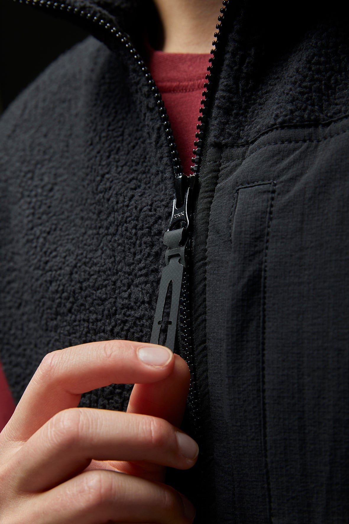 SNIPER FLEECE VEST - BLACK.