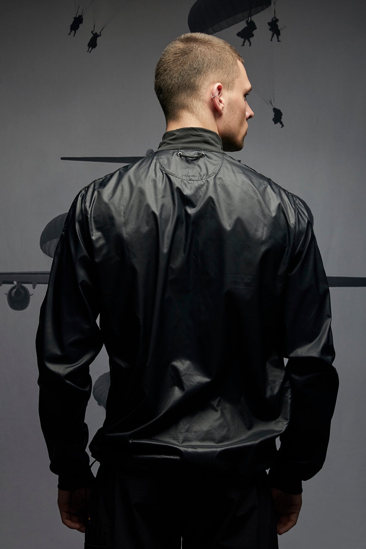 RUNNING ANORAK BLACK/BLACK