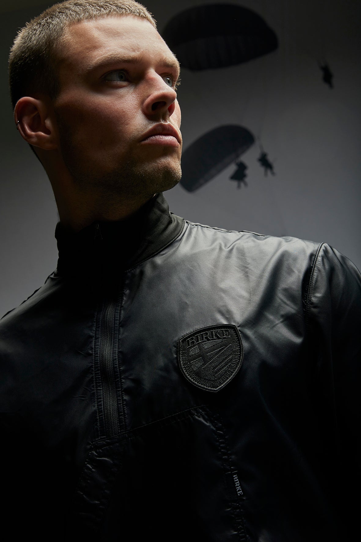 RUNNING ANORAK BLACK/BLACK